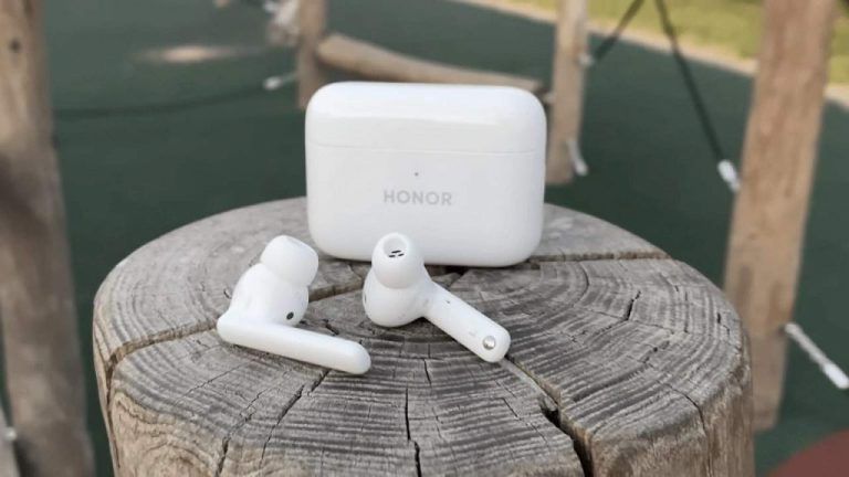 جدیدترین هدفون ارزان قیمت آنر؛ Earbuds 2 Lite، حکایت از شارژدهی طولانی باتری دارد