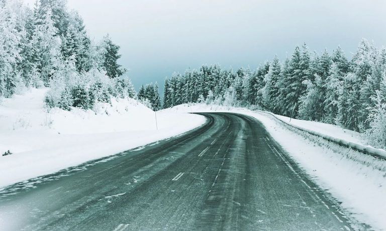 یک افزودنی جدید آسفالت می تواند به طور مداوم جاده ها را عاری از یخ نگه دارد