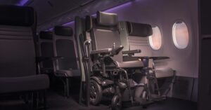 صندلی‌های جدید هواپیما، پرواز را برای افراد وابسته به ویلچر آسان‌تر می‌کند