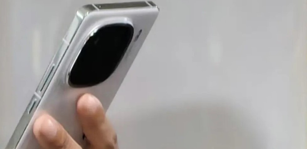 تصویر زنده و گزینه‌های رنگی گوشی ویوو iQOO 12 فاش شد