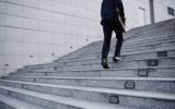 بالا رفتن از ۵۰ پله در روز می‌تواند خطر ابتلا به بیماری های قلبی را کاهش دهد