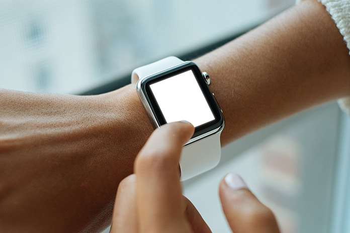 آیا ساعت‌های هوشمند اپل واچ در آینده به چراغ قوه مجزا مجهز خواهند شد؟