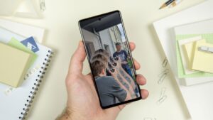 آموزش ساخت پس زمینه و والپیپر سینماتیک در اندروید