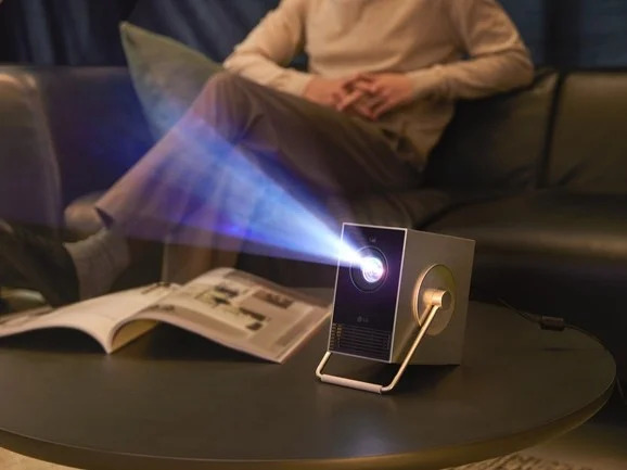 پروژکتور قابل حمل CineBeam Q ال جی با رزولوشن 4K معرفی شد