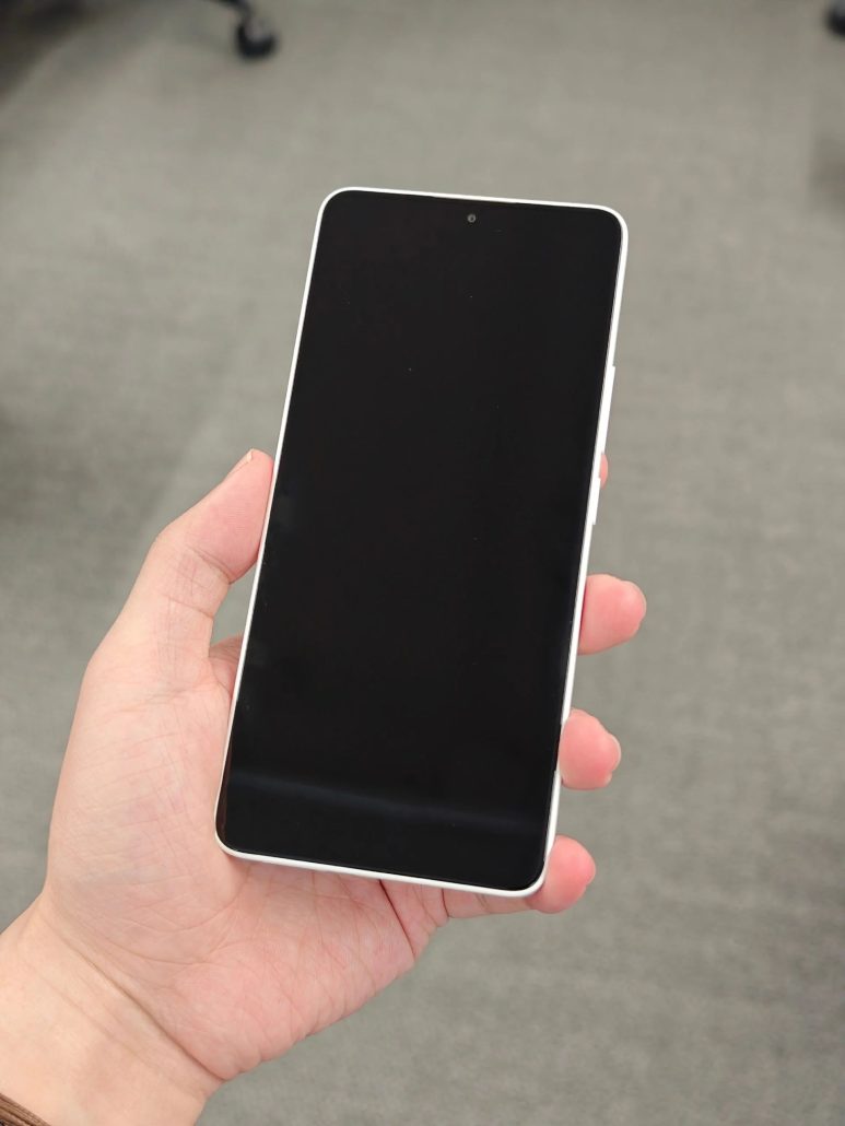 نسخه جدید ردمی توربو 3 با رنگ سفید عرضه شد