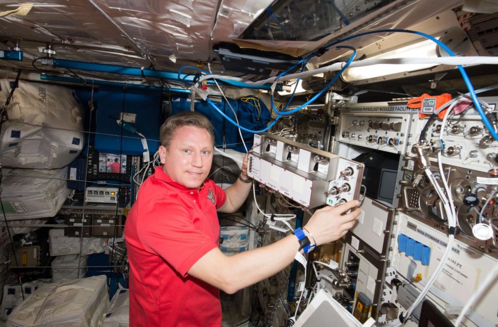 ۹ فضانورد، ۱ سفینه‌ی استارلاینر و جاذبه صفر؛ زندگی در یک ایستگاه فضایی!