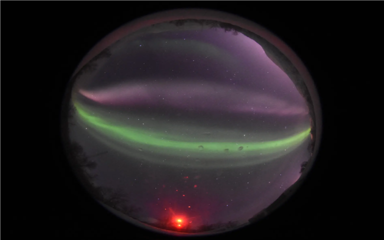 ماهواره‌ها یک درخشش عجیب را در آسمان شناسایی کردند!