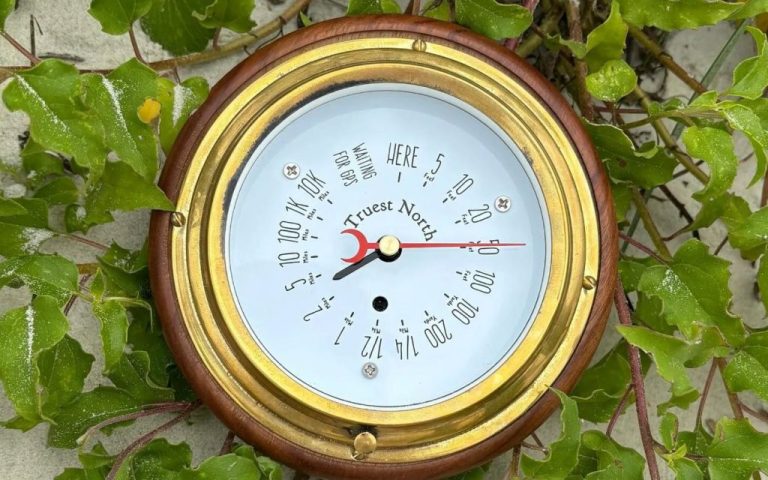 چرا به سمت شمال؟ قطبنمای جدید به سمت مکان دلخواه شما اشاره میکند!