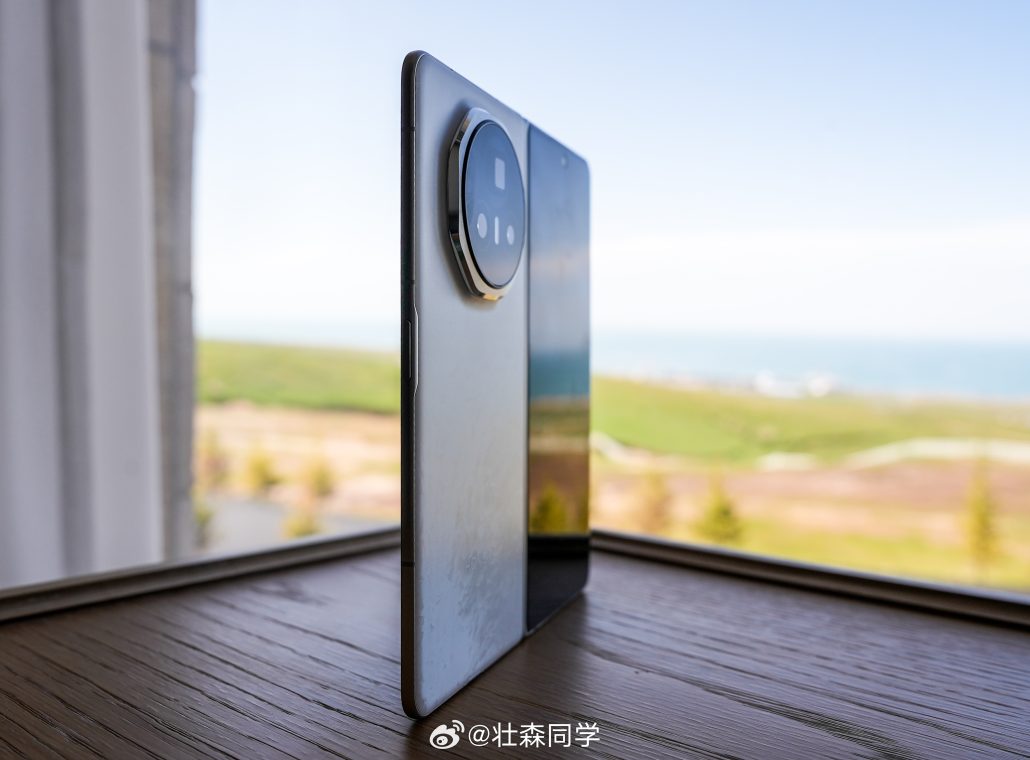 مشخصات کلیدی و تصاویر زنده باریک‌ترین گوشی تاشو جهان، آنر مجیک V3، فاش شد