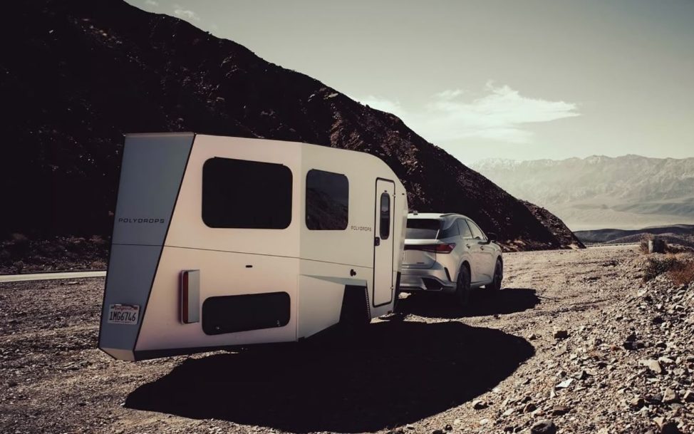 این تریلر مسافرتی شبیه به یک بال آیرودینامیک ساخته شده است!