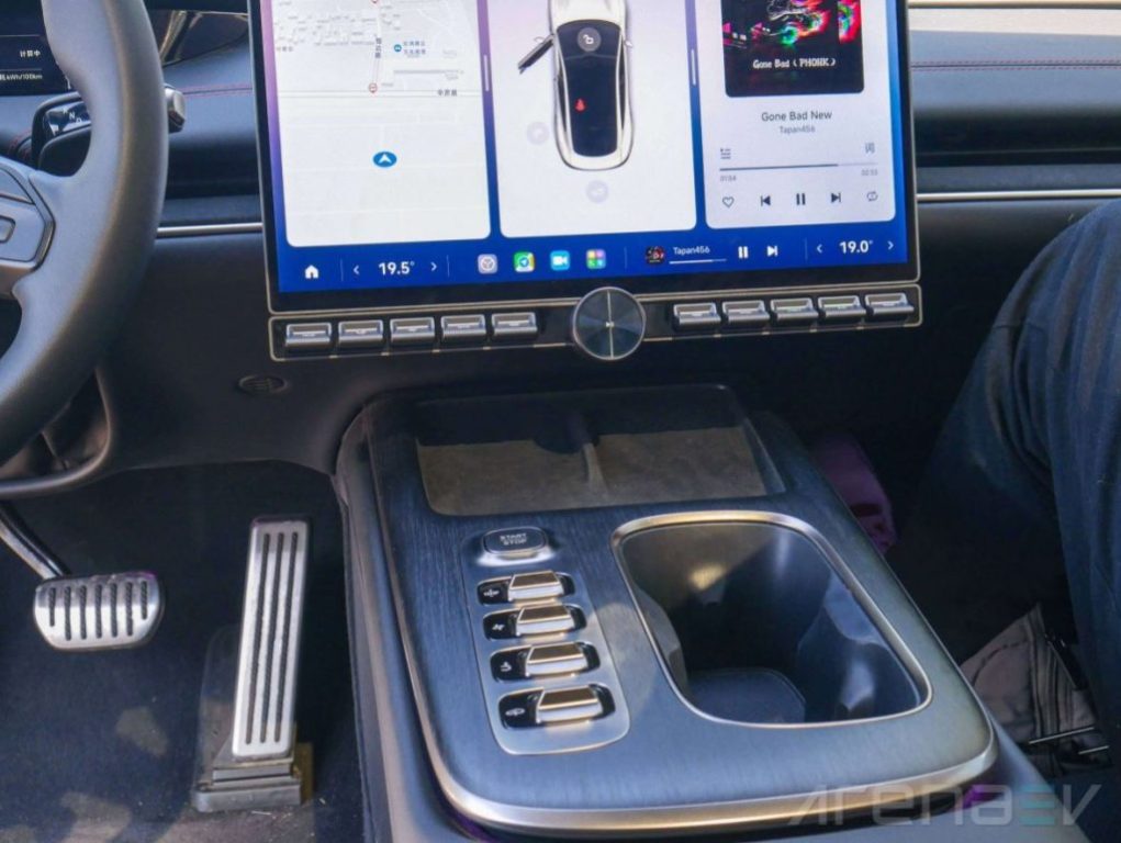 اولین سواری و نمای داخلی خودروی شیائومی SU7 Max!