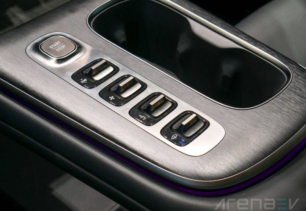 اولین سواری و نمای داخلی خودروی شیائومی SU7 Max!