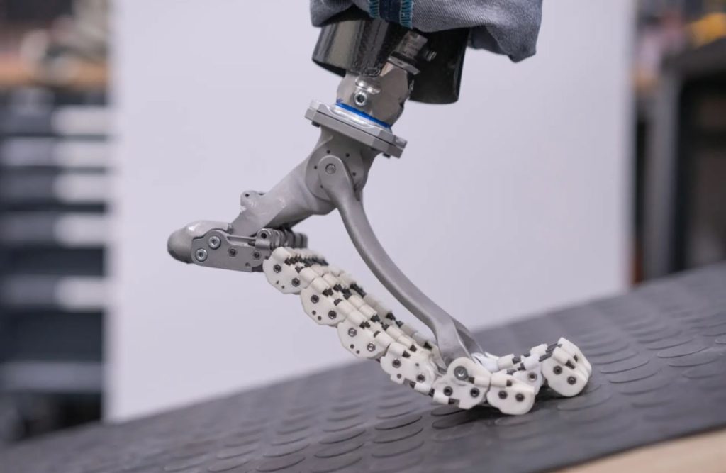 یک پای مصنوعی با عملکردی بهتر استخوان‌های پای واقعی را شبیه‌سازی می‌کند!