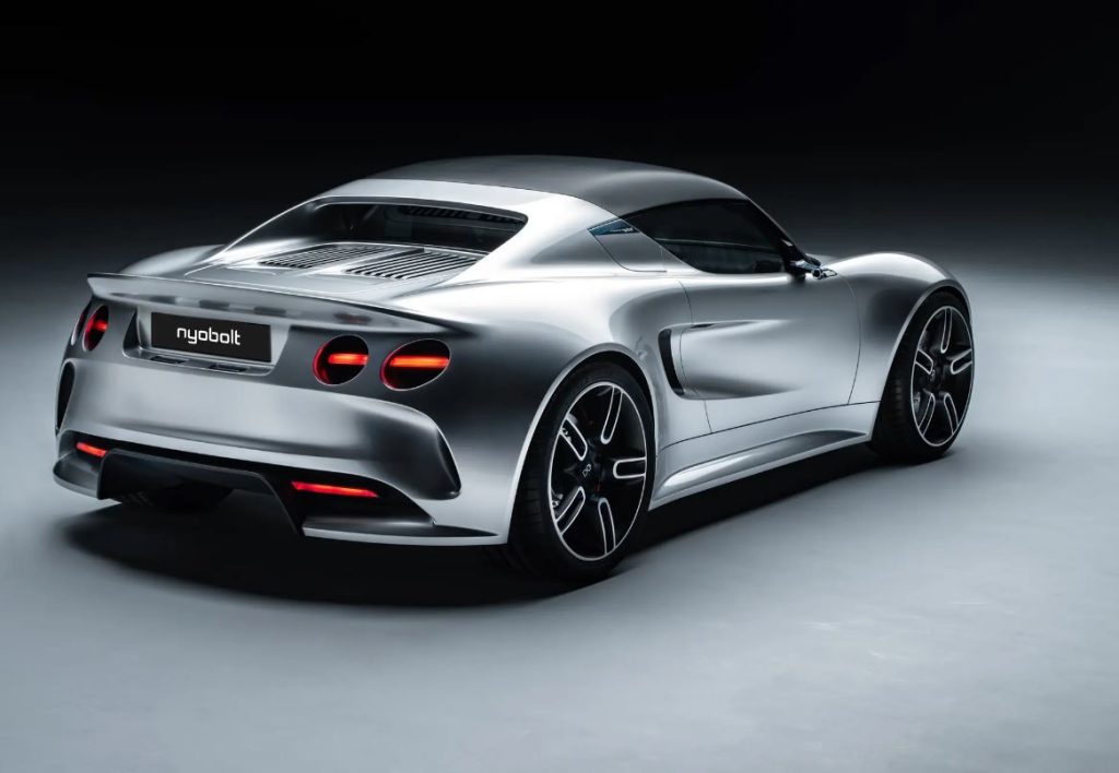 خودروی اسپرت تمام‌الکتریکی با قابلیت شارژ فوق سریع حدود ۵ دقیقه رونمایی شد!