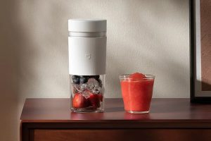 شیائومی از دستگاه آبمیوه گیری قابل حمل جدید میجیا رونمایی کرد