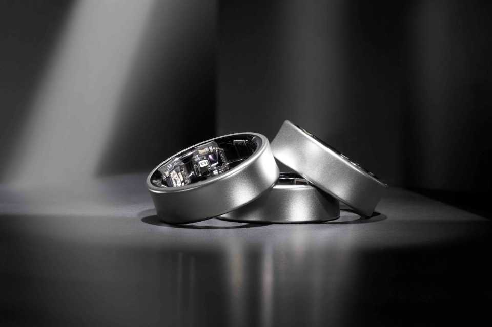 چرا حلقه هوشمند سامسونگ از حلقه هوشمند اورا بهتر است؟