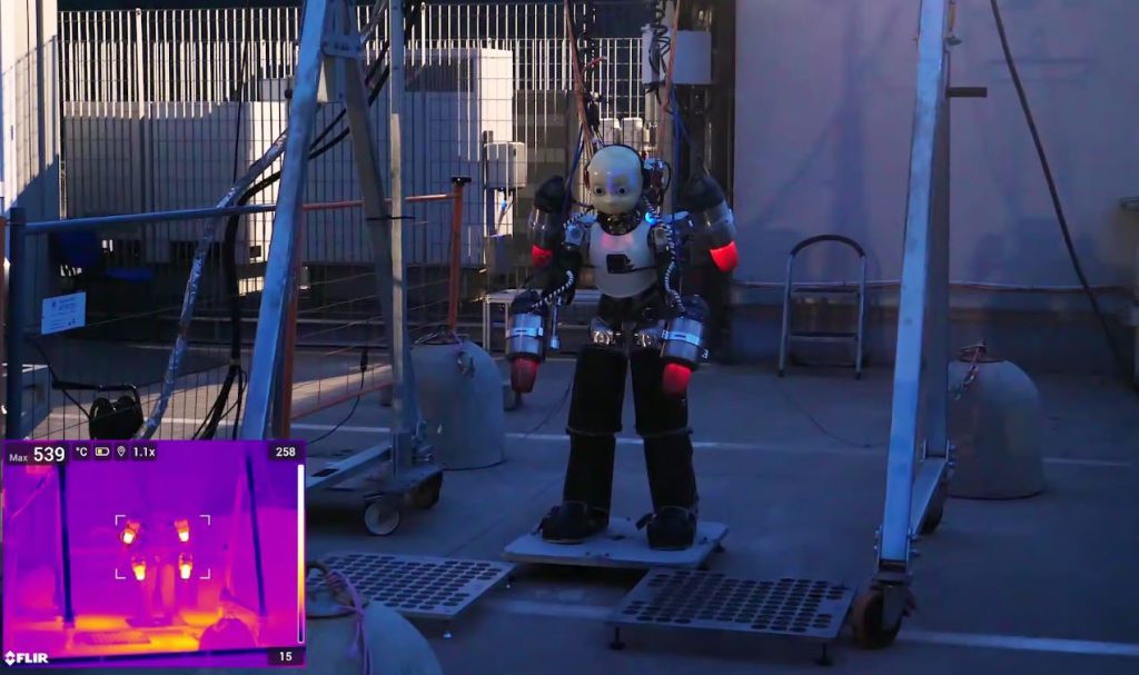 مهندسان در حال ساخت یک انسان نما پرنده با موتور جت برای کمک در زمان فاجعه هستند!