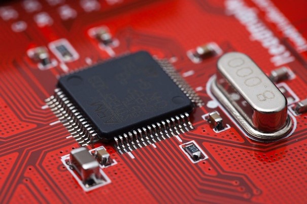 میکروکنترلرهای PIC، Atmega و STM