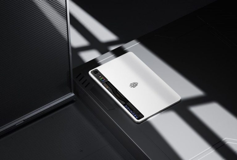 تبلت گیمینگ رد مجیک نوا با تراشه قدرتمند اسنپدراگون 8 نسل 3 رونمایی شد