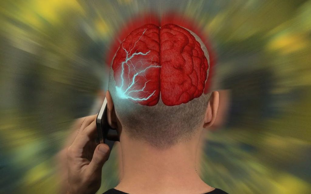 آیا تلفن همراه باعث سرطان مغز می شود؟