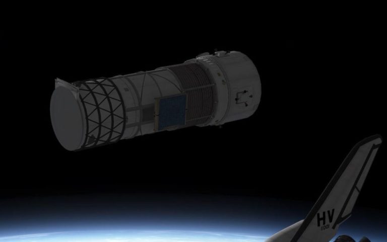 مشاهده فضاپیمای محرمانه پنتاگون با یک تلسکوپ از حیاط‌خلوت خانه!