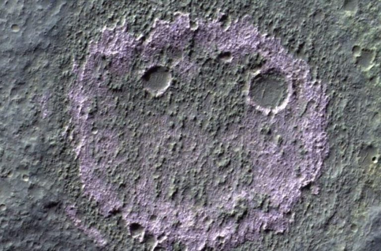 این چهره مرموز و «خندان» روی مریخ به احتمال وجود حیات اشاره دارد!