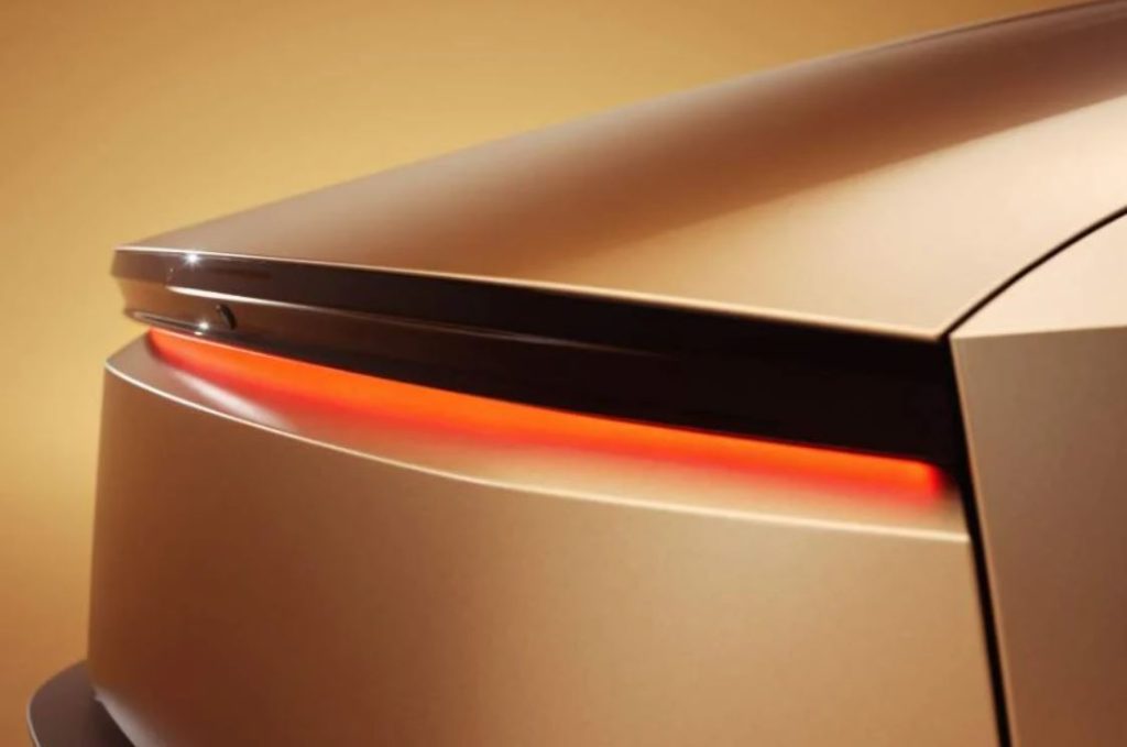 تسلا از روبوتاکسی جاه‌طلبانه ۳۰ هزار دلاری خود که نه فرمان دارد نه پدال، رونمایی کرد!