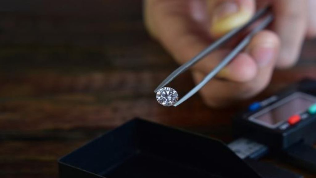 قرار دادن تعدادی الماس‌ در آسمان می‌توانند مشکل گرمایش جهانی را حل کنند!