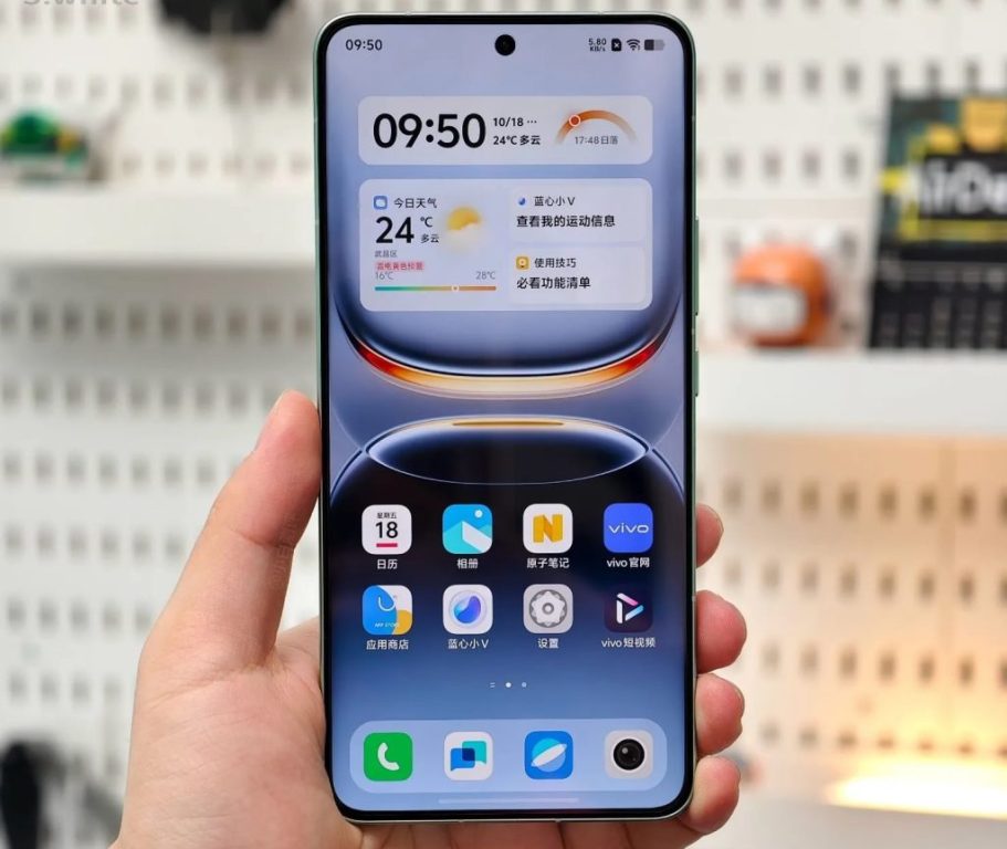 طراحی پنل جلویی و نمایشگر آیکو 13 (iQOO 13) از طریق تصاویر زنده فاش شد!