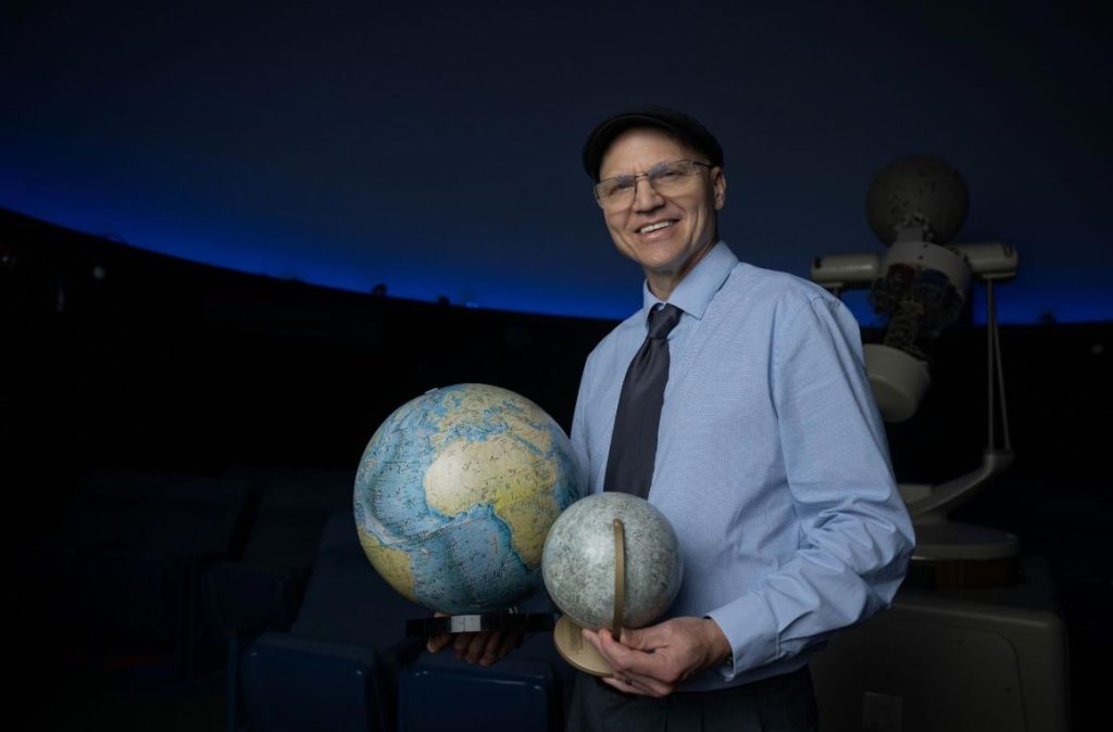 منشأ واقعی ماه: نظریه "گرفتاری" باورهای چند دههی اخیر را به چالش میکشد!