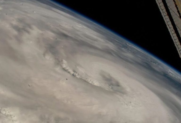 ناسا امواج گرانشی شگفتانگیزی را که توسط طوفان هلن ایجاد شده بود، آشکار میکند!