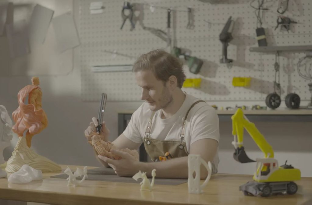 چاقوی اولتراسونیک بیسیم که هر چیزی را به راحتی کره میبرد!