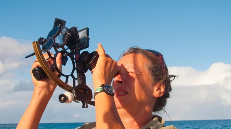 (GPS) چیست و دقیقاً چگونه کار میکند؟