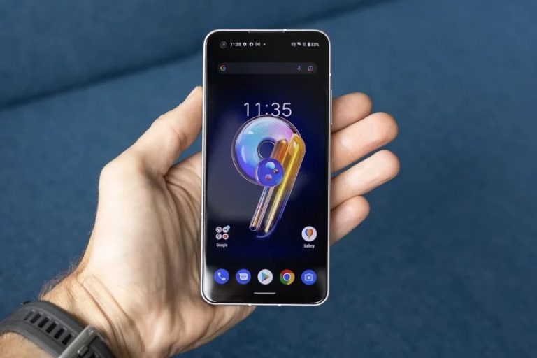 7 دلیل برای اینکه چرا نباید گوشی کامپکت و جمع‌وجور بخرید!