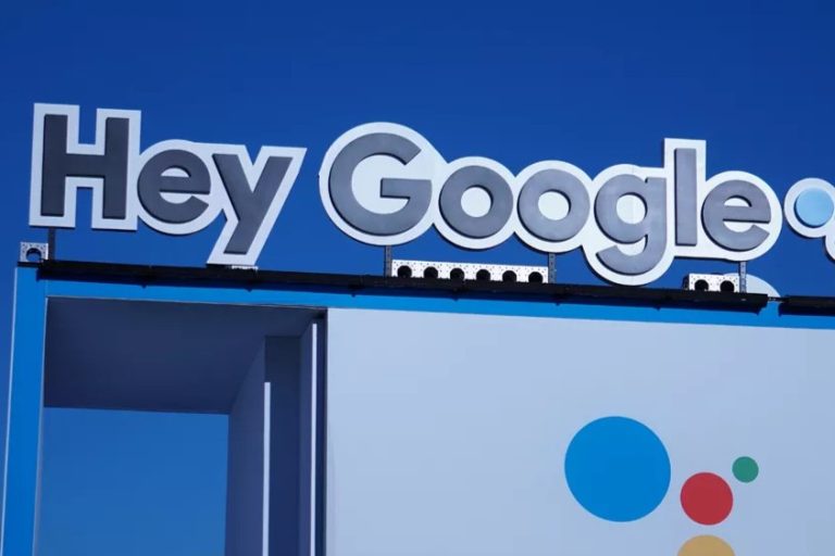 گوگل احتمالاً فرمان صوتی فعالسازی دستیار هوشمند خود را با اندروید XR تغییر می‌دهد!