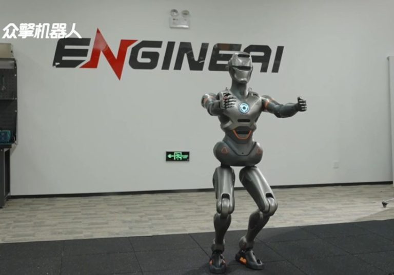 چین از یک ربات با توانایی چرخش ۳۲۰ درجه در ناحیه کمر رونمایی کرد! [تماشا کنید]