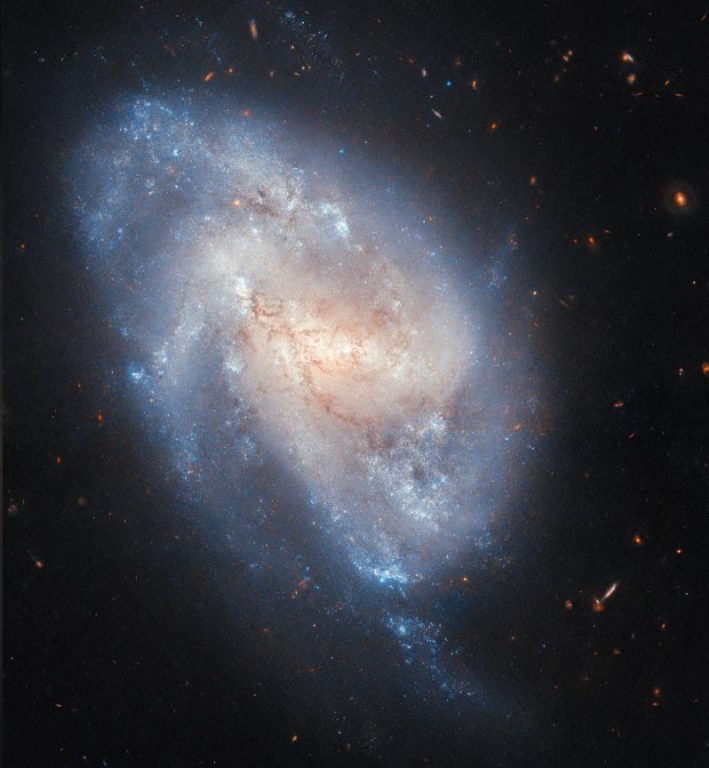 هابل ابرنواختری را آشکار کرد که یک کهکشان را روشن کرده است!