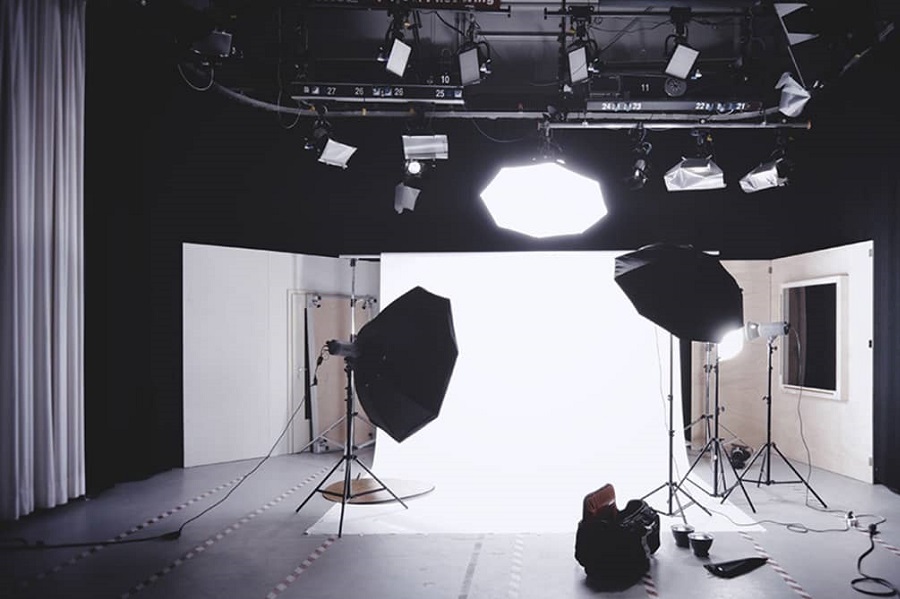 فون عکاسی چیست و آیا برای تولید محتوا به آن نیاز دارید؟