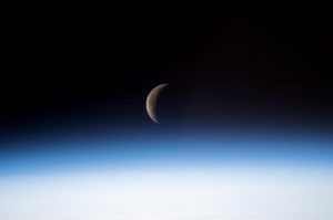 عکس یک فضانورد از ماه: نمایی که هرگز از زمین نمی‌بینیم!