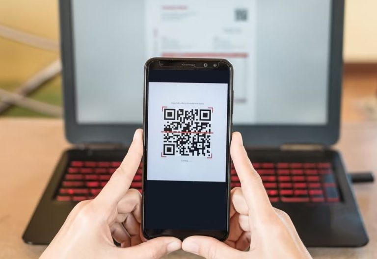 کویشینگ چیست و چگونه در برابر کلاهبرداری کد QR از خود محافظت کنیم؟
