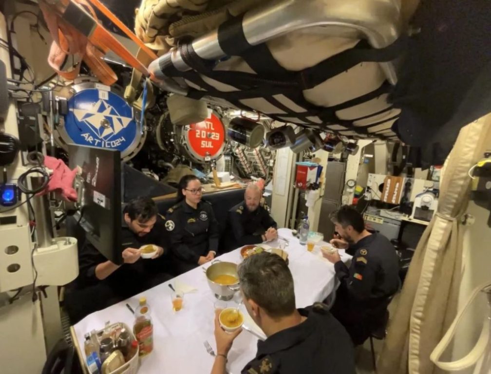 چرا دانشمندان برای آمادهسازی سفر به مریخ و دیگر سیارات، زیر آب زندگی میکنند؟