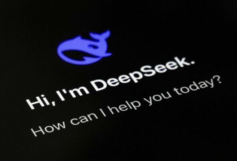 آنر DeepSeek را در دستیار هوش مصنوعی خود ادغام میکند!