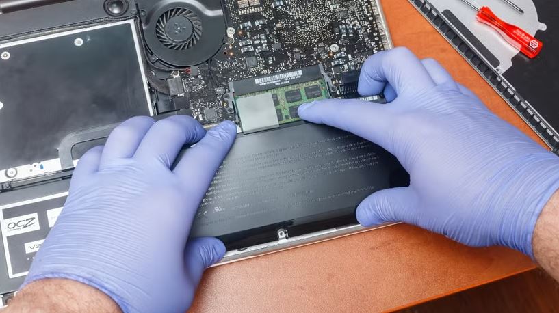 تورم باتری؛ علل، پیشگیری و راهکارها!