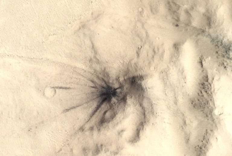 برخورد یک شهاب سنگ به مریخ و ارسال امواج لرزه‌ای از سیاره سرخ!