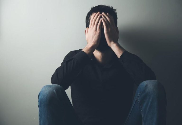 آیا افسردگی شما را سریعتر پیر میکند؟!