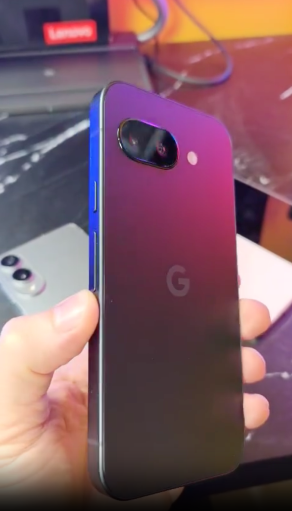 تصاویر زنده پیکسل 9a گوگل به بیرون دزر کرد