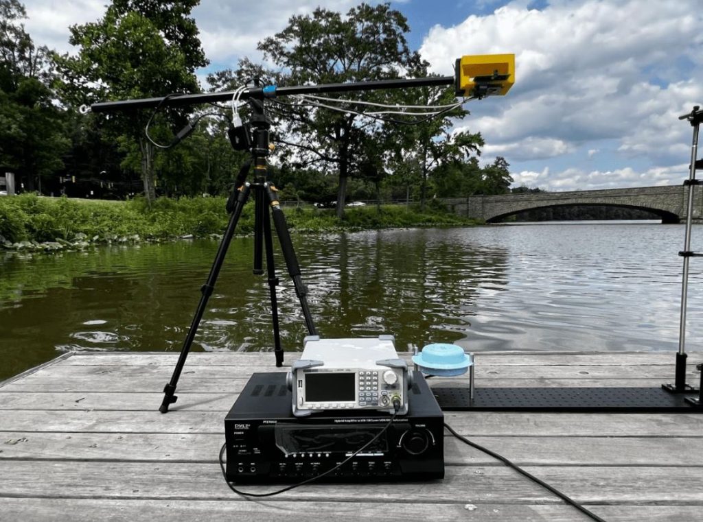 پهپادها حالا می‌توانند به پیام‌های زیر آب گوش دهند!