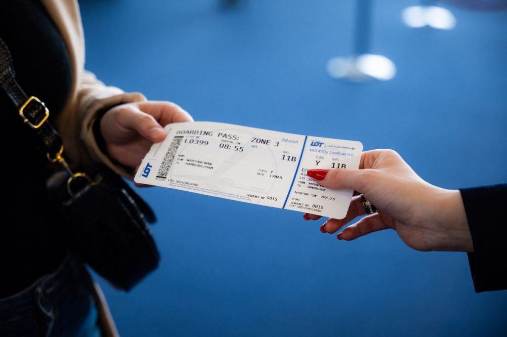 بلیط هواپیما لحظه آخری؛ آیا همیشه ارزانتر از بلیط معمولی است؟