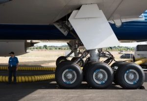 چرا لاستیکهای هواپیما با نیتروژن پر میشوند؟