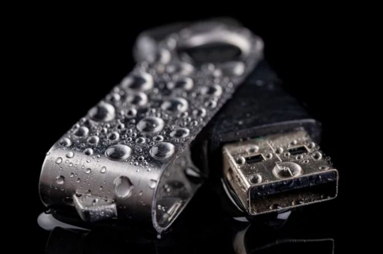 اگه پورت USB، درایو یا کابل خیس شد چکار کنیم؟